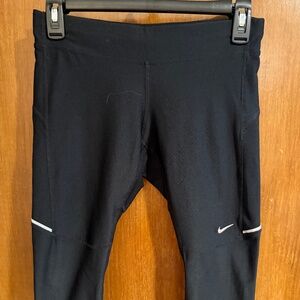 Nike workout/running capris (just below knee)